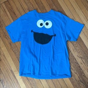 Men’s 2XL Cookie Monster tshirt sesame street great condition